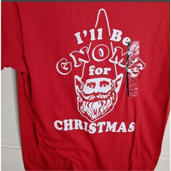❤️Christmas Gnome short sleeve Tshirt - Picture 2 of 4